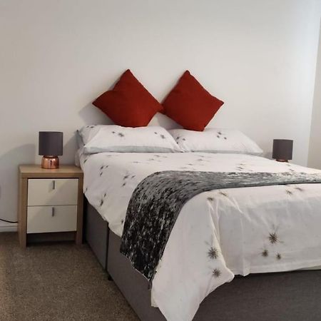 2 Bed Solihull Near Nec Airport, Jlr, Resort Wrld Buitenkant foto
