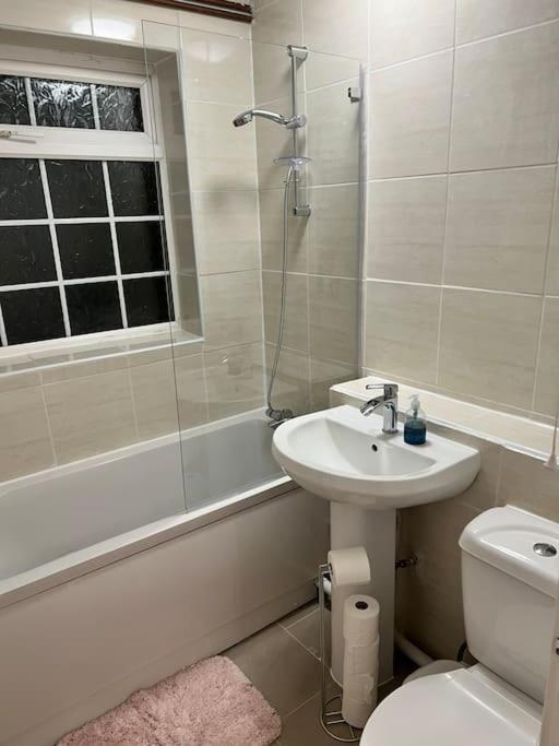 2 Bed Solihull Near Nec Airport, Jlr, Resort Wrld Buitenkant foto