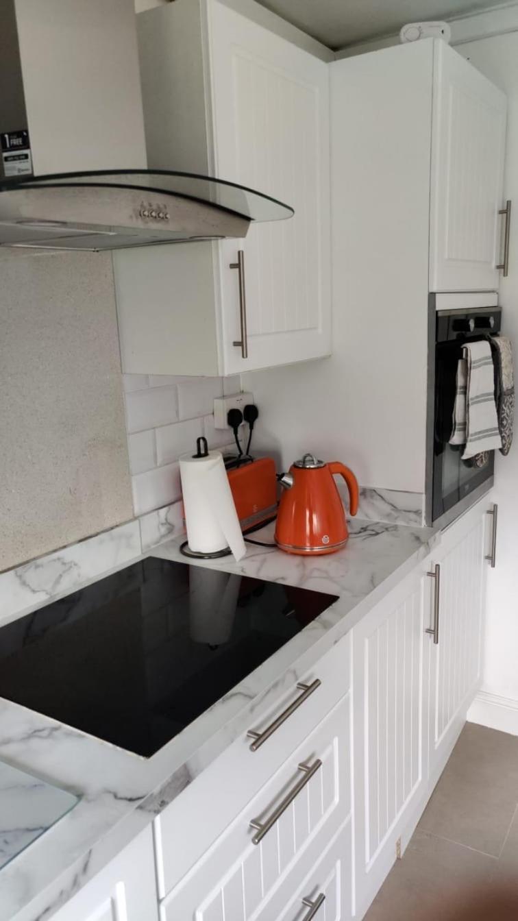 2 Bed Solihull Near Nec Airport, Jlr, Resort Wrld Buitenkant foto